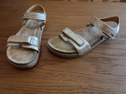 Sandálky, lasocki,36