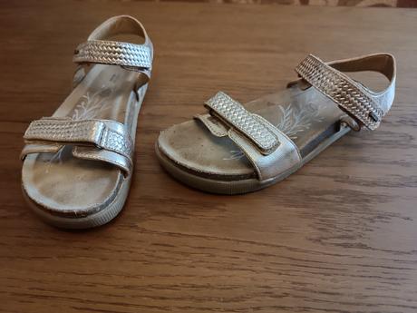 Sandálky, lasocki,36