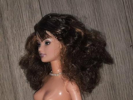 Barbie teresa fashion fever s náhrdelníkom 2005, 