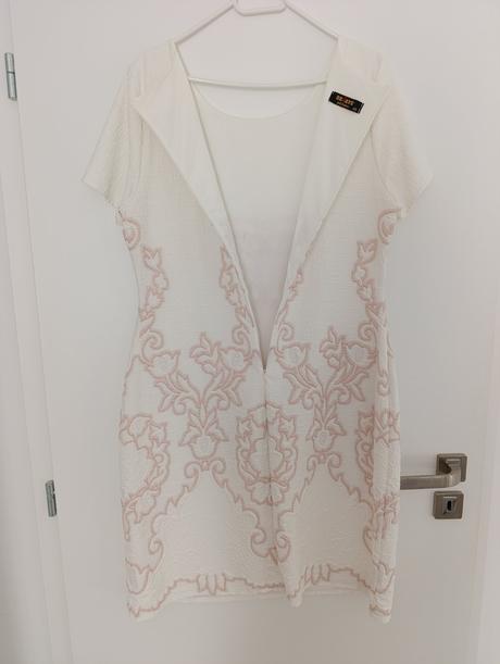 Dámske slávnostné šaty, 48