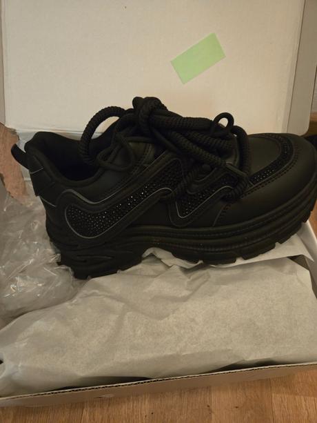 Damske nove tenisky, 38