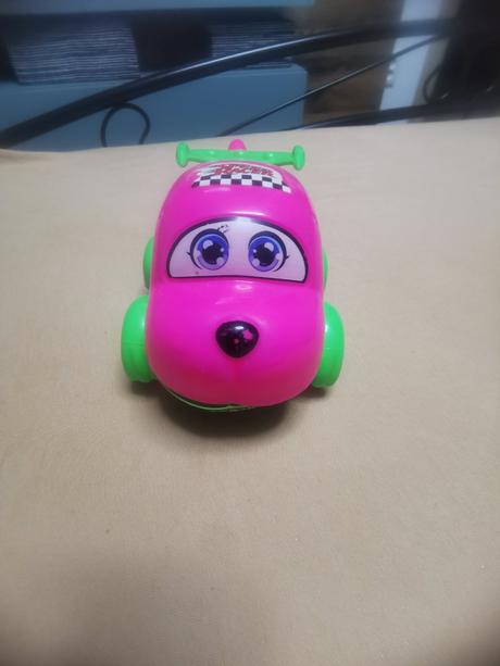 Naťahovacie autíčko,