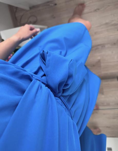 Dámske elegantné šaty,