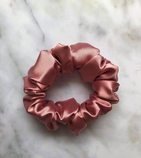 Saténová gumička scrunchie staroružová, 