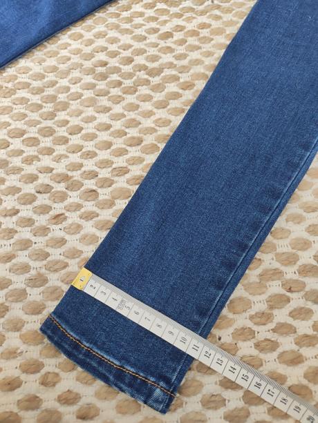 Strečové slim rifle s vysokým pásom, pull&bear,xs