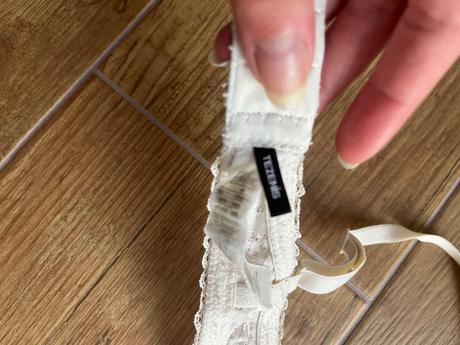 Podprsenka s výstužou, tezenis,85b