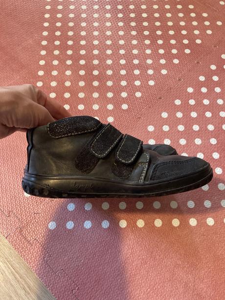 Kozene barefoot jampi, 31