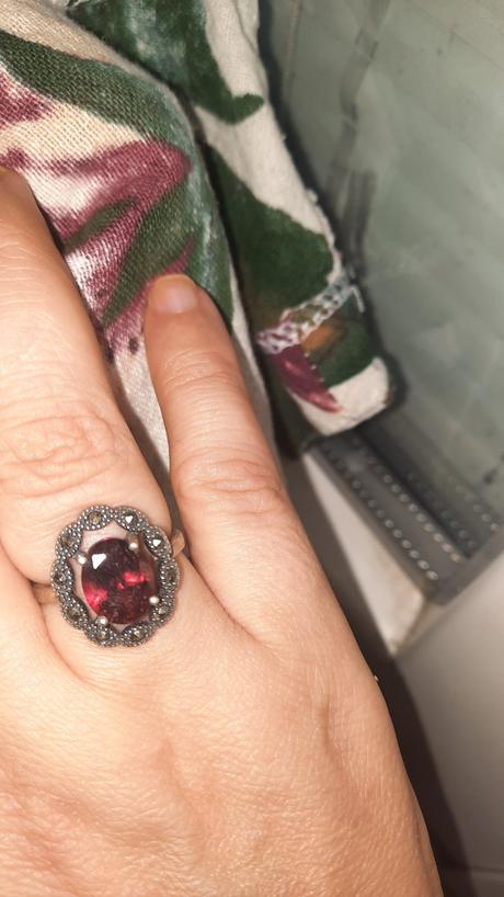 Strieborný prsteň,