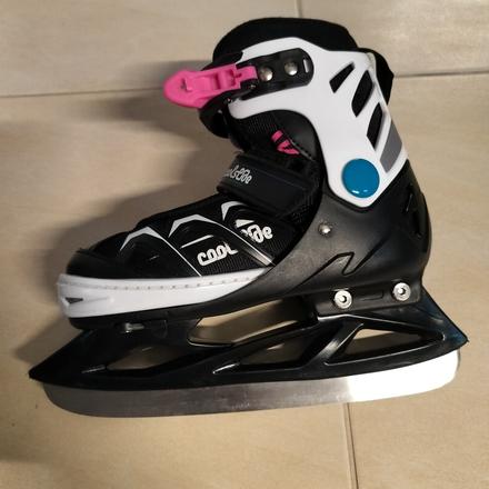 Korčule na ľad pre dievca, 35