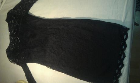 Čierne čipkované šaty, m