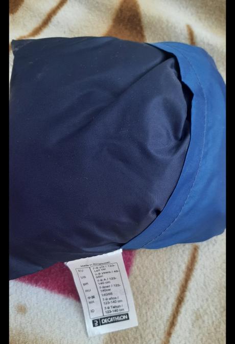 Pršiplast 7-9 rokov, 123-140 velkost, decathlon,128