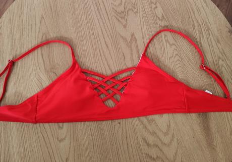 Červené plavky vrch, m