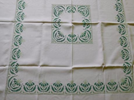 Ručne vyšívaný obrus-123x136cm,, 