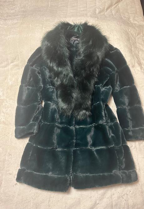 Smaragdovozelený golier z umelej kožušiny reserved, reserved