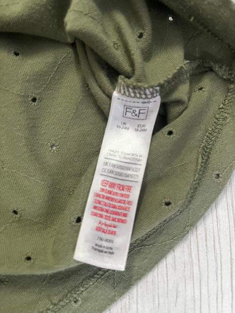 Vzdušné jednofarebné tričko olivovej farby, f&f,92