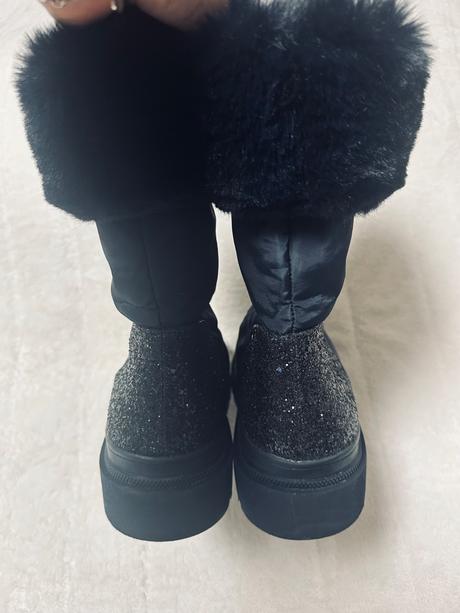 Tmavomodré snehule s kožušinkou zn. guess, guess,39 / 40