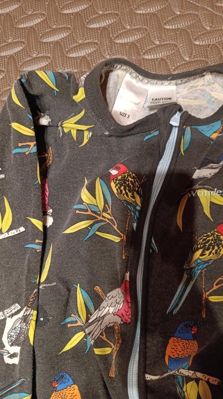 Pyžamo overal na spanie, 98