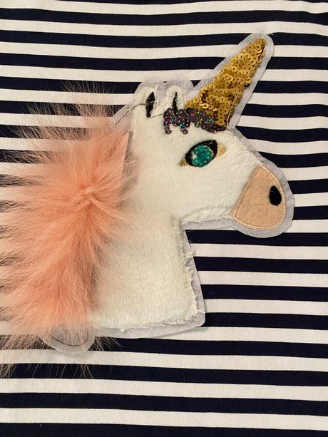 Šaty s jednorožcom, 164