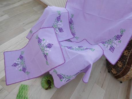 Set obrusov fialová hrozno, ručne vyšitý, 