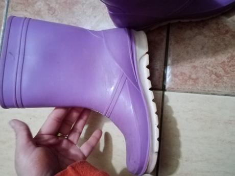 Dievčenske gumáky, 31