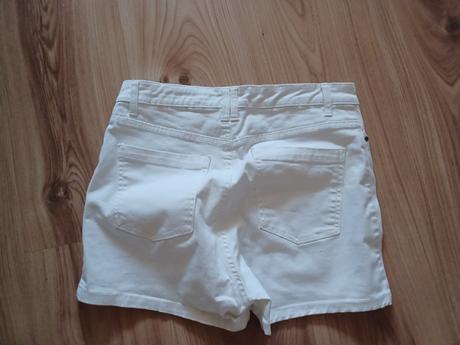 Biele šortky, esmara,38