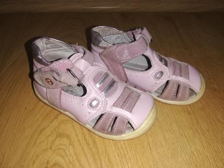 Sandálky č. 22, 22
