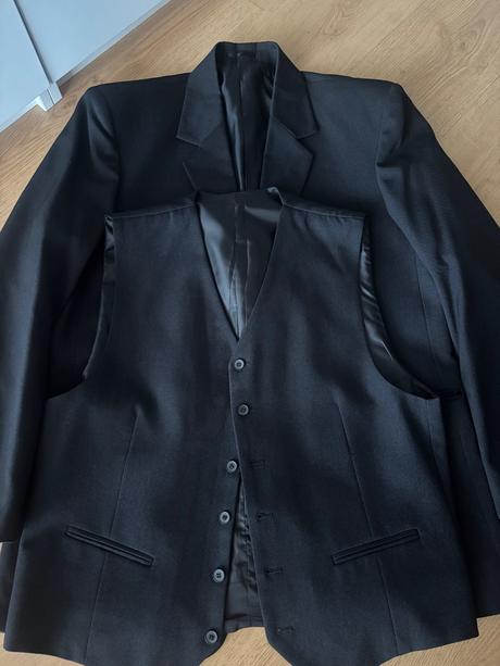 Pánsky čierny oblek -sako+vesta+nohavice - veľ.52, 52