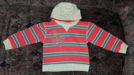 Mikina s kapucou, 86