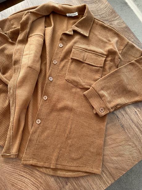 Hnedy mencestrovy komplet uni, 