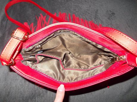 Kabelka so strapcami, 