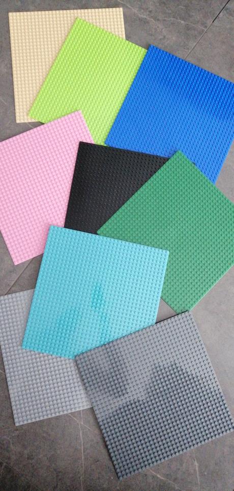 Základný stavebný blok 25x25cm,