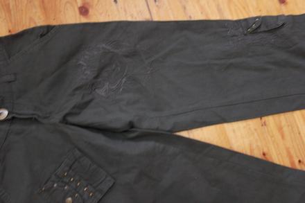 Paradne nohavice s tvarou, s