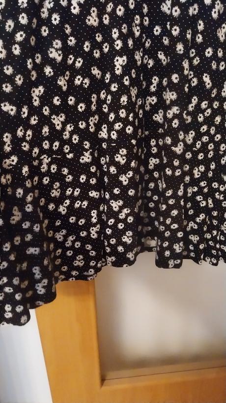 Cierne saty s kvetinkami 40/42, tchibo,42