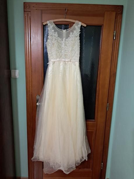 Slávnostné šaty, m