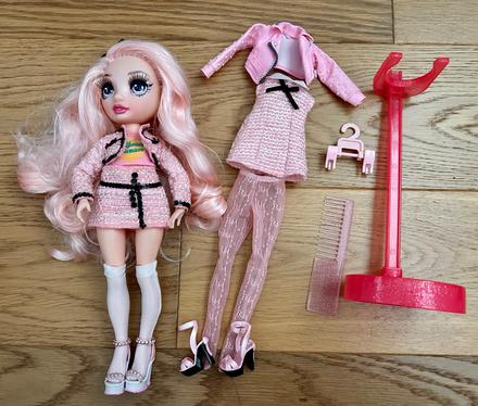 Rainbow high fashion bábika bella parker,