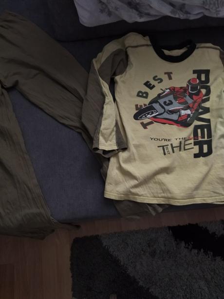 Pyzamo za 3eura, 158