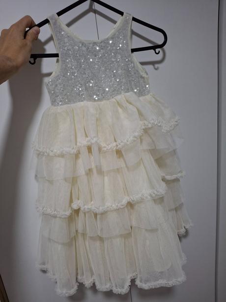 Nádherné šaty pre malé princezné, h&m,104