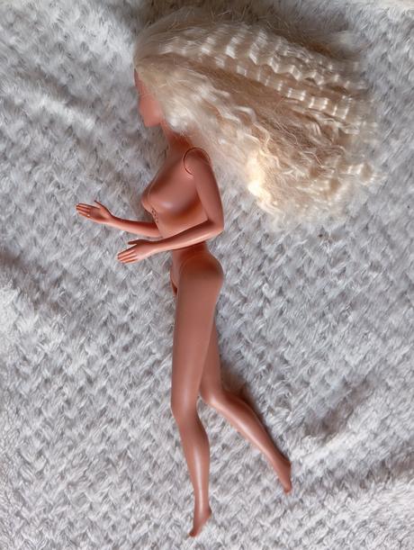 Retro blond barbie 1,