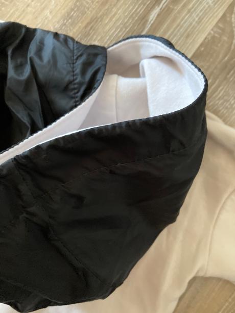 Krásna bekkin mikinka ako nová, 110