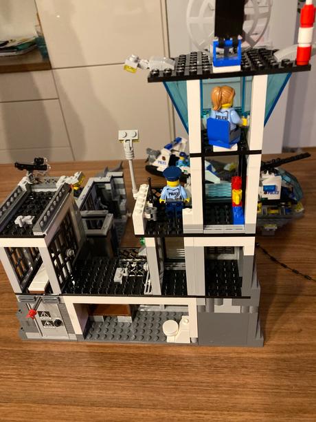 Lego city 60130 väzenský ostrov policie,