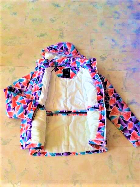 Vetrovka s kapucňou, 164