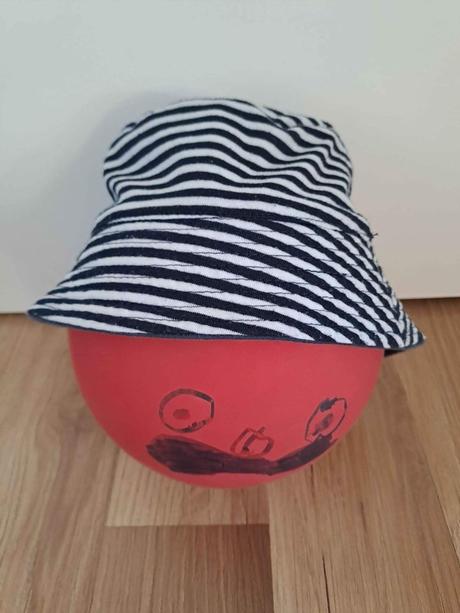 Obojstranný detský jarný/letný klobúčik cca 44cm, <50