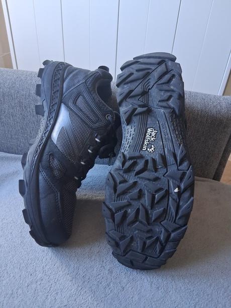 Turistické topánky tenisky botasky, jack wolfskin,41