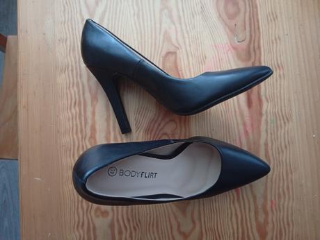 Čierne topánky, 40