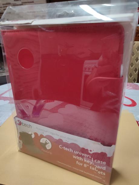 Obal na tablet s klavesnicou,