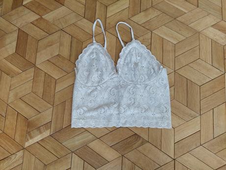 Čipkovaná braletka. zn.bik bok, bluezoo,xs