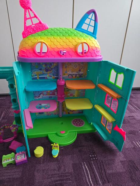 Gabbys dollhouse,