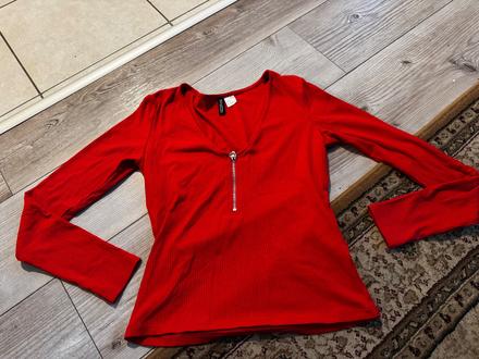 Červené tričko, amisu,s