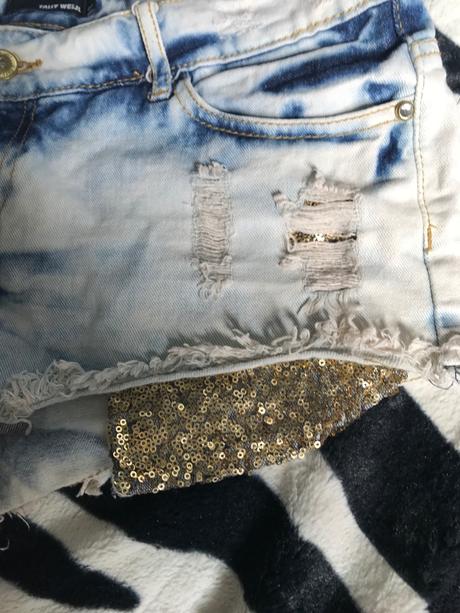 Kraťasy so zlatými flitrami, tally weijl,40