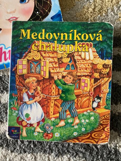 Snehulienka a medovníková chalúpka leporelá, 